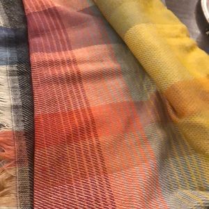 Only 1 left! NWT Plaid Colorful Poncho